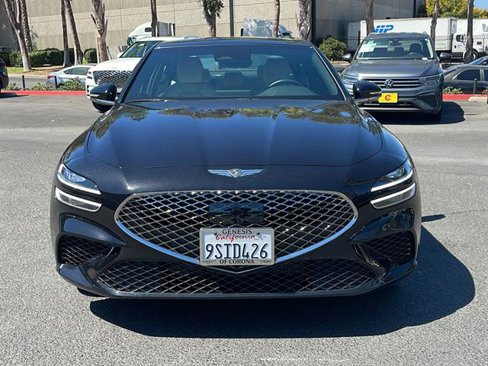 Used 2025 Genesis G70 2.5T image 3