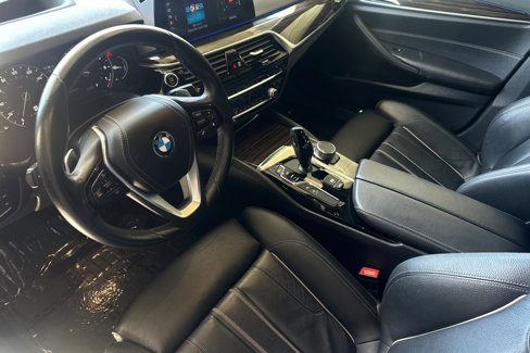 Used 2019 BMW 530i w/ Premium Package image 5