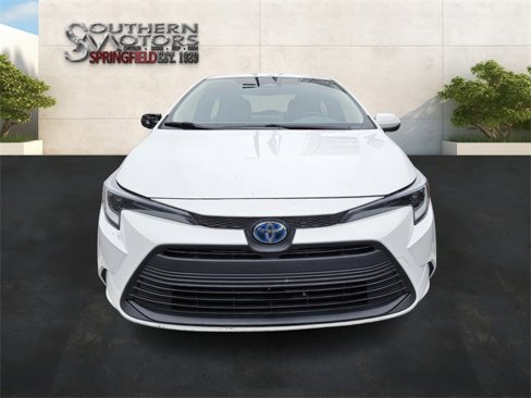 Used 2024 Toyota Corolla LE image 3