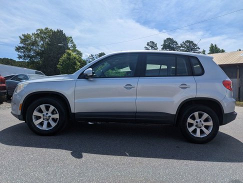 Used 2010 Volkswagen Tiguan S image 6