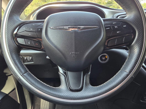 Used 2018 Chrysler Pacifica Limited w/ S Appearance Package image 20