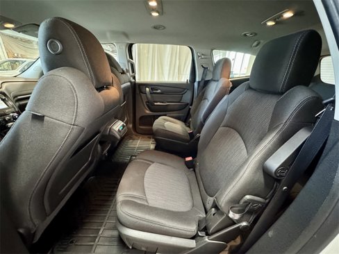 Used 2017 Chevrolet Traverse LT image 21