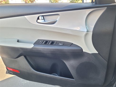 Used 2023 Kia Forte LXS w/ LXS Technology Package image 12