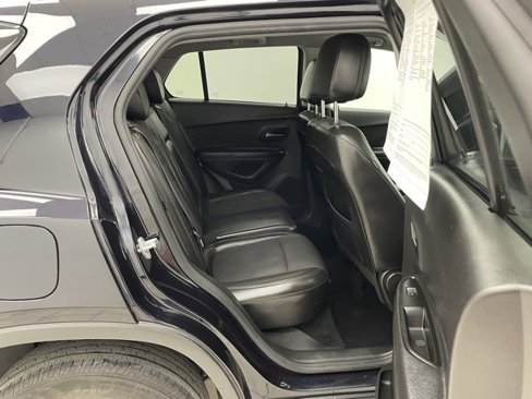 Certified 2022 Chevrolet Trax LT w/ LT Convenience Package image 12