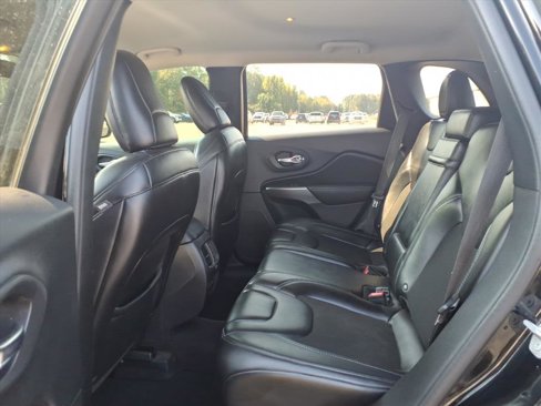 Used 2019 Jeep Cherokee Latitude Plus image 20