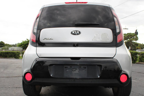 Used 2016 Kia Soul + image 11