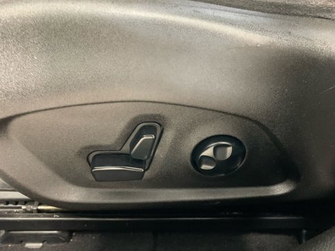 Used 2017 Jeep Renegade Limited image 17