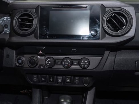 Used 2019 Toyota Tacoma TRD Off-Road image 11