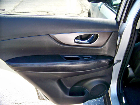 Used 2014 Nissan Rogue SV image 27