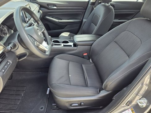 Used 2024 Nissan Altima 2.5 SV image 13