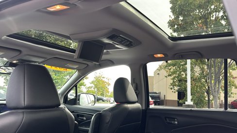 Used 2017 Honda Pilot Elite image 32