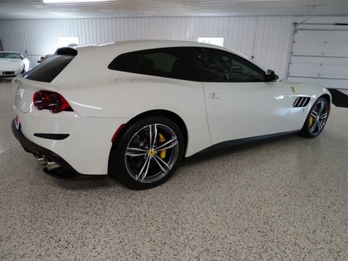 Used 2019 Ferrari GTC4Lusso image 6
