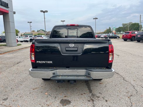 Used 2018 Nissan Frontier SV image 4
