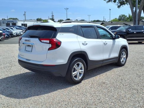 Used 2022 GMC Terrain SLE w/ Driver Convenience Package image 7