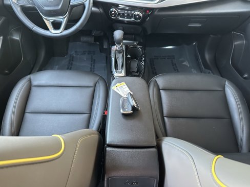 Used 2024 Chevrolet Trax ACTIV w/ Driver Confidence Package image 21