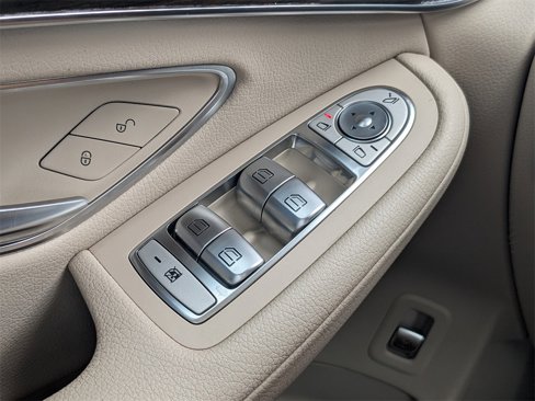 Used 2019 Mercedes-Benz GLC 300 image 24
