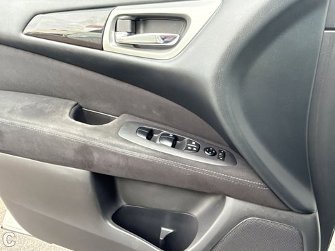 Used 2015 Nissan Pathfinder S image 20