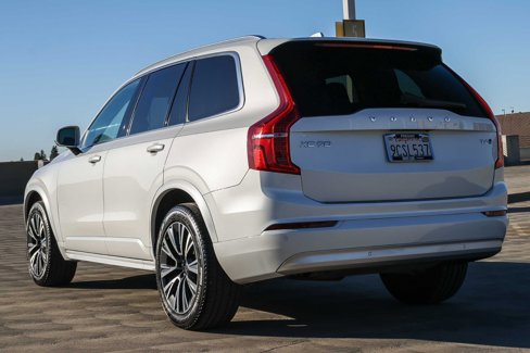 Used 2022 Volvo XC90 T6 Momentum w/ Protection Package Premier image 6