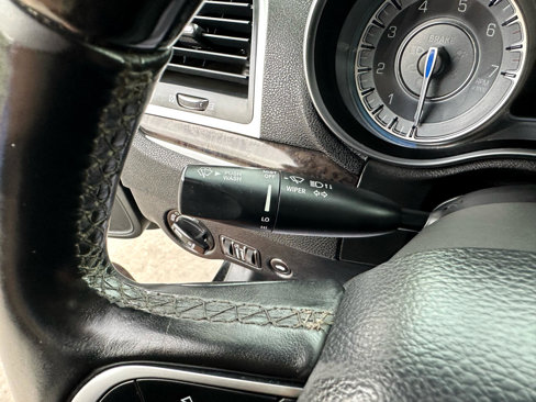Used 2018 Chrysler 300 Limited image 39
