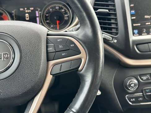 Certified 2018 Jeep Cherokee Latitude image 9