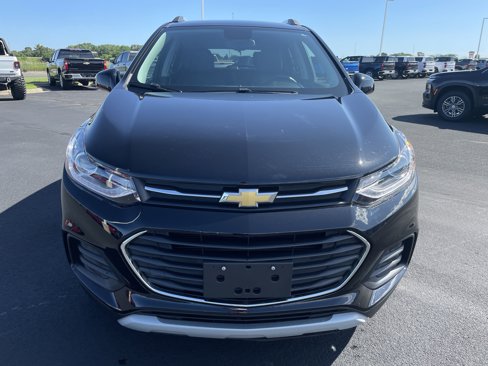 Used 2022 Chevrolet Trax LT w/ LT Convenience Package image 8