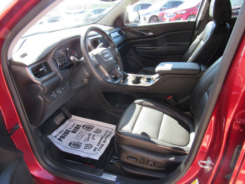 Used 2021 GMC Acadia AT4 w/ Technology Package image 8