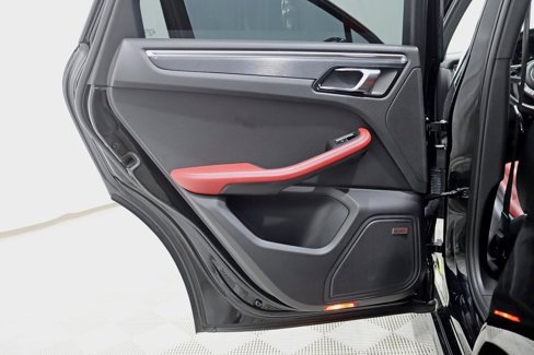 Used 2017 Porsche Macan GTS image 35