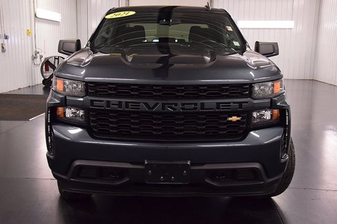 Used 2021 Chevrolet Silverado 1500 Custom image 2