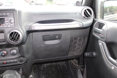 Used 2013 Jeep Wrangler Unlimited Sport w/ Connectivity Group image 15