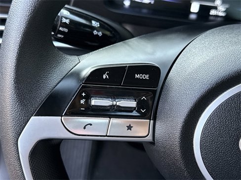 Used 2024 Hyundai Elantra SE image 14