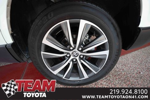 Used 2021 Toyota Venza LE image 30