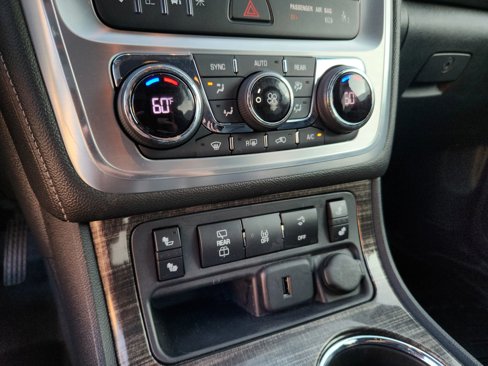Used 2015 GMC Acadia SLT image 12