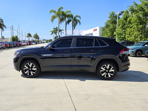 Used 2021 Volkswagen Atlas Cross Sport SE image 3