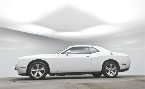 Used 2015 Dodge Challenger SXT image 29