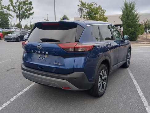 Used 2023 Nissan Rogue SV image 4