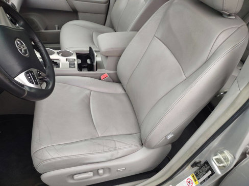Used 2013 Toyota Highlander SE image 13