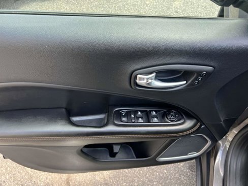 Certified 2021 Jeep Compass Limited w/ Sun and Sound Group image 15