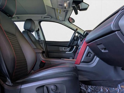 Used 2018 Land Rover Discovery Sport HSE image 21