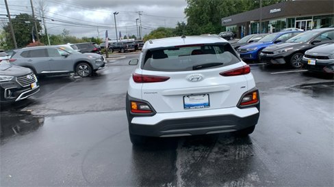 Used 2021 Hyundai Kona SE image 4