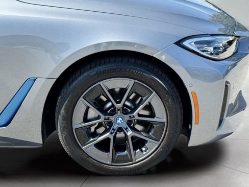Used 2022 BMW i4 eDrive40 image 70
