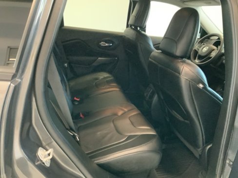 Used 2022 Jeep Cherokee Latitude Lux w/ Mopar Interior Package image 36