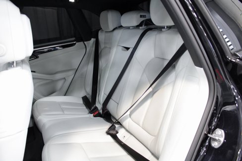 Certified 2025 Porsche Macan image 19