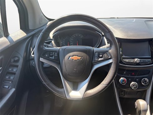 Used 2017 Chevrolet Trax LT w/ LT Convenience Package image 12