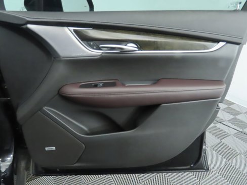 Used 2020 Cadillac XT6 Premium Luxury image 27