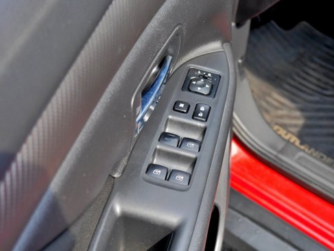 Used 2017 Mitsubishi Outlander SE image 20