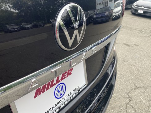 Used 2022 Volkswagen Atlas Cross Sport SE image 31