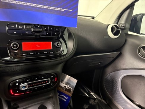 Used 2018 smart fortwo electric drive image 18