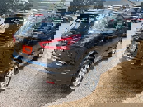 Used 2021 Nissan Rogue Sport SV image 5