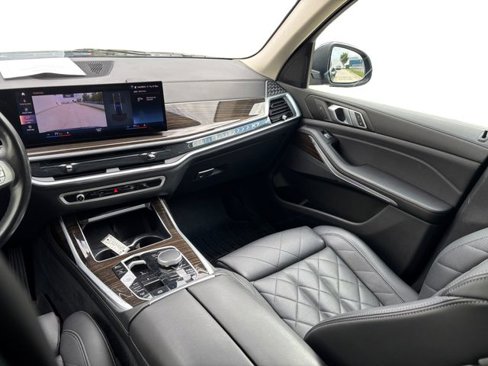 Used 2023 BMW X7 xDrive40i image 27