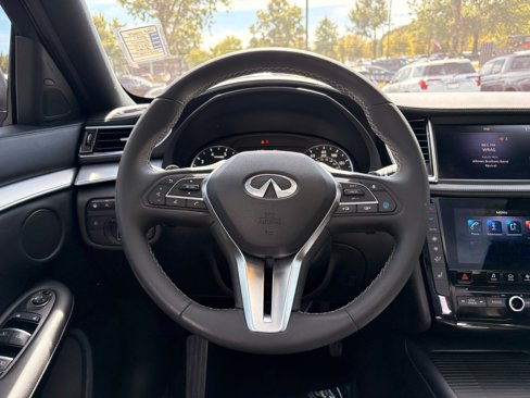 Used 2021 INFINITI QX50 Luxe w/ Appearance Package image 18